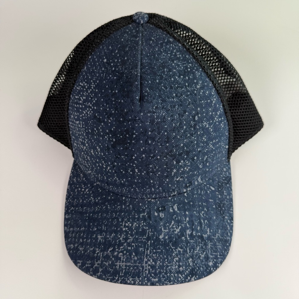 Lululemon Adults Blue Adjustable Trucker Hat Cap Comfort Casual Breathable